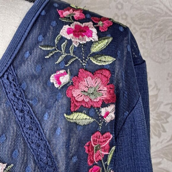 Time and Tru Size XXL (20) Navy Blue Peasant Style Blouse Lace Embroidery NWT - Picture 4 of 15